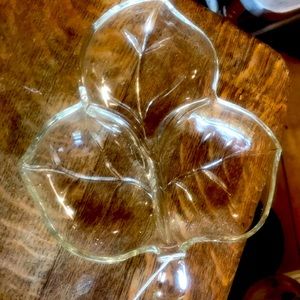 Leaf shaped tray r trinket dish ! 1950 vintage
